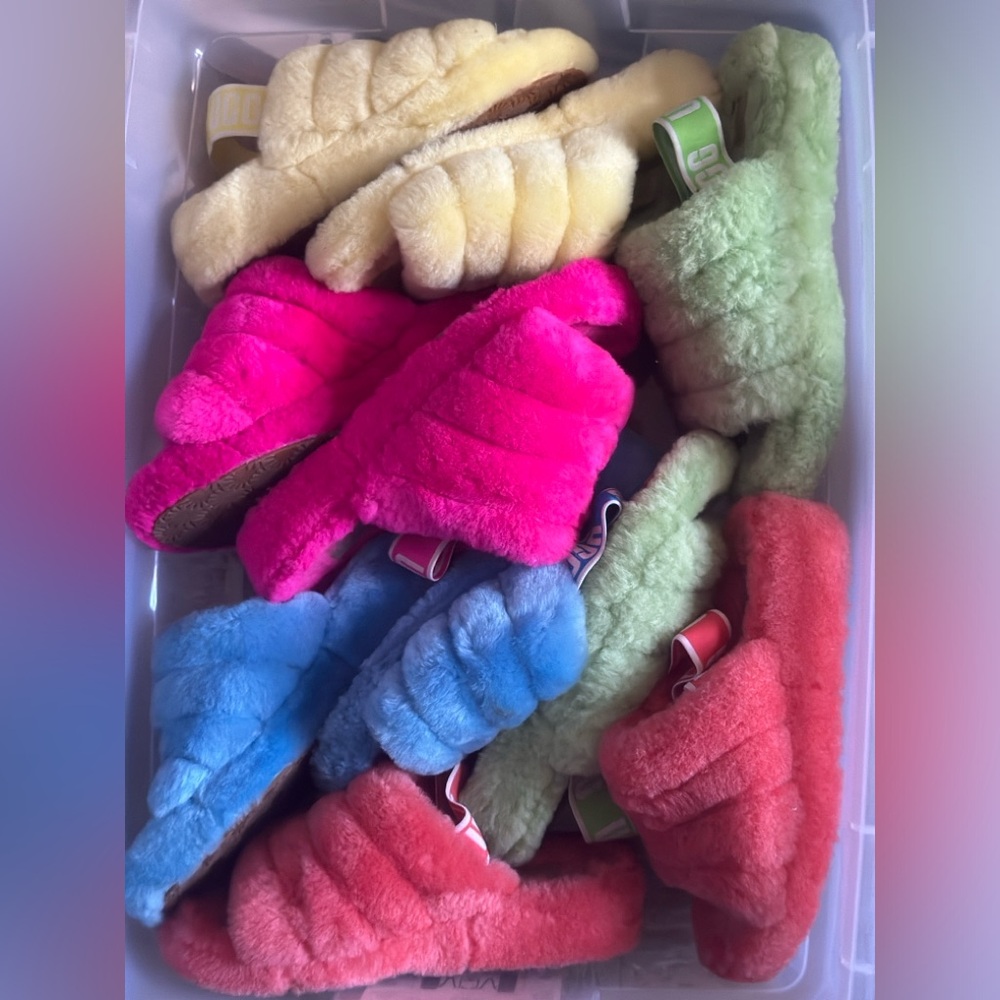 Bulk of 8 Pairs of UGG Fluff Yeah Slides— spring colors